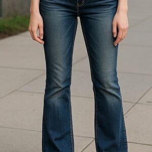 Maurice’s Women’s jeans SZ 7/8R Blue Dark Wash Fading Whiskering Low Rise 💖